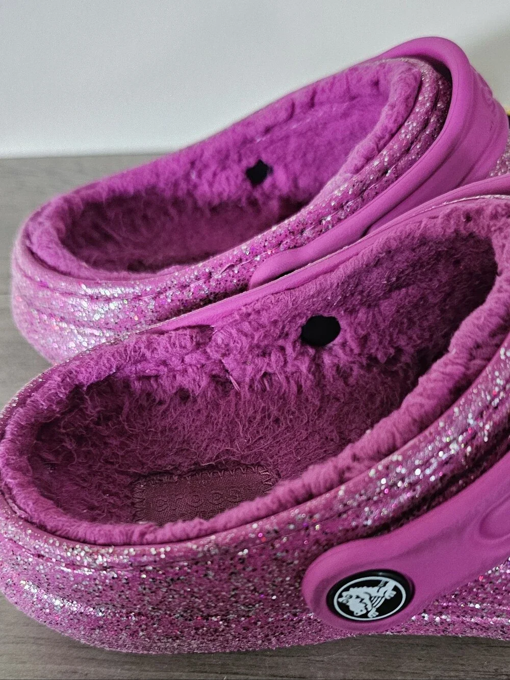 Crocs Girl Glitter Pink Plum Magenta Cute Fuzzy Clog Charms Rainbow Heart J 2